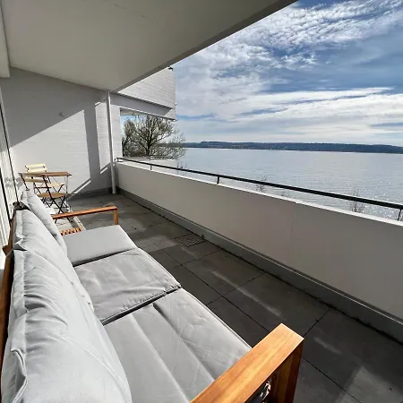 아파트 Kleines Seeapartment 위버링겐